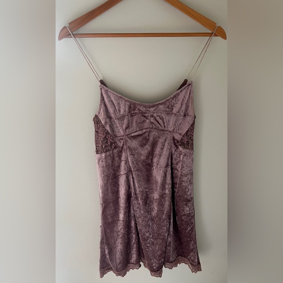Boho Velvet Chemise in Mauve - Picture 3 of 11